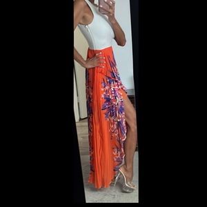 NWOT Airy pleated high/low Bebe dress